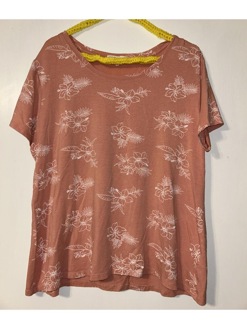 C&C California Womens XL Pink floral pullover tropical resort wear crew neck